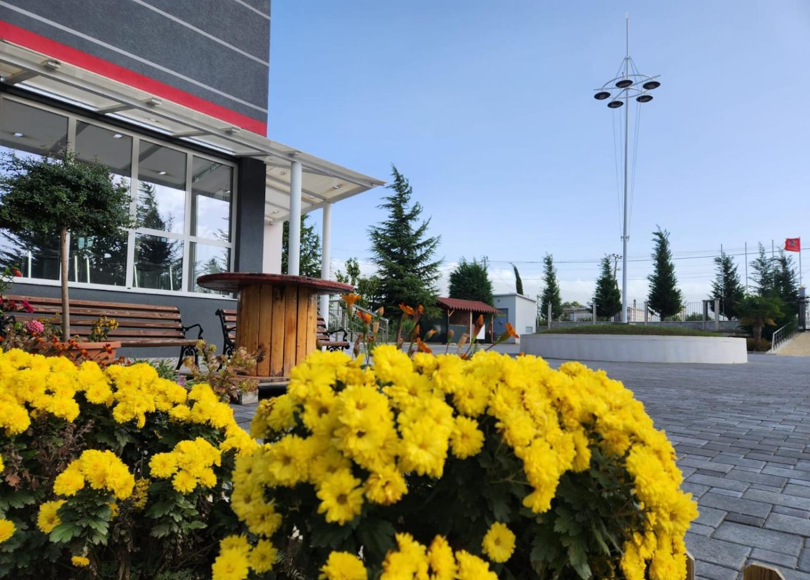 Bucimas Kompleksi Cfn Albania מראה חיצוני תמונה